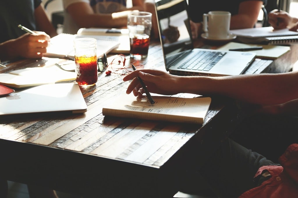 Découvrez les bénéfices d'un logiciel pour pointeuse horaire performant